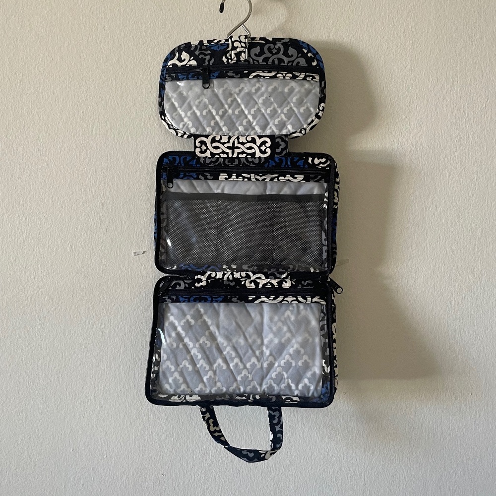 Vera Bradley hanging organizer